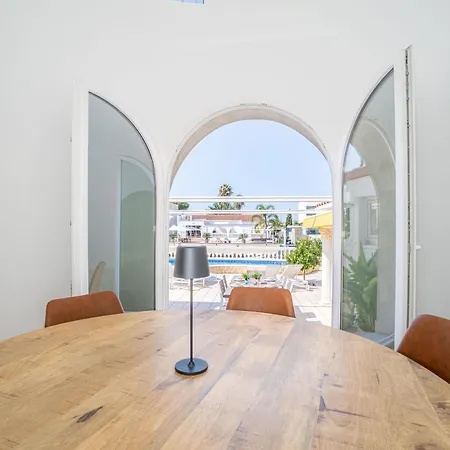 Agradable Casa Al Canal Con Piscina - Hisp-289-51 Empuriabrava