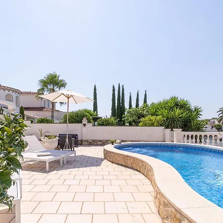 Agradable Casa Al Canal Con Piscina - Hisp-289-51 *