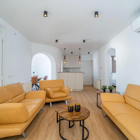 Agradable Casa Al Canal Con Piscina - Hisp-289-51 Empuriabrava