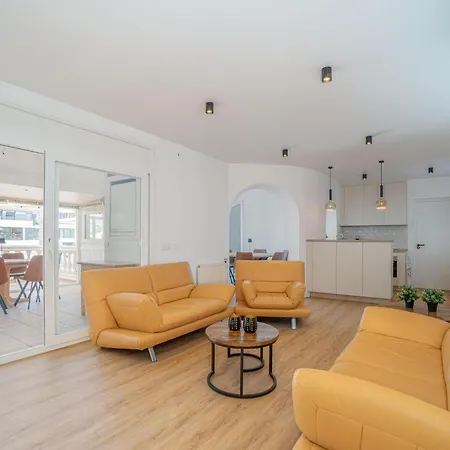 Agradable Casa Al Canal Con Piscina - Hisp-289-51 Empuriabrava